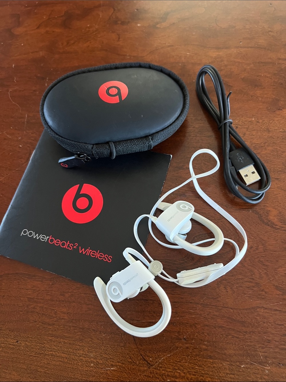 Beats by Dre Powerbeats2 Wireless Earbuds in White with Black Case